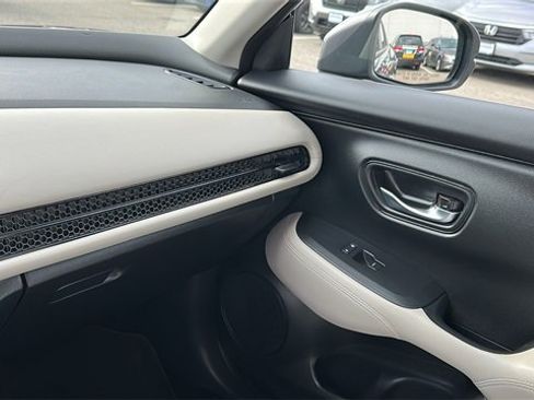 Used 2023 Honda HR-V LX image 19
