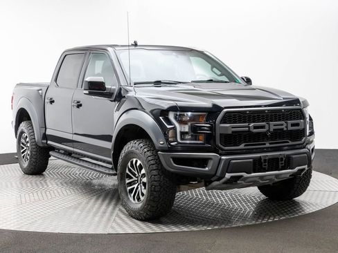 Used 2019 Ford F150 Raptor w/ Equipment Group 802A Luxury image 4