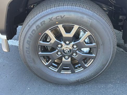 New 2026 Toyota 4Runner SR5 AWD/4WD image 9