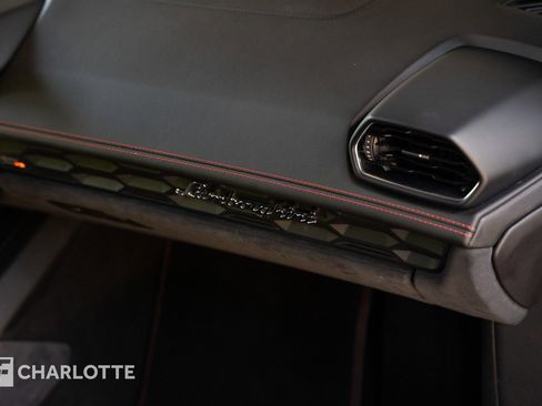 Used 2016 Lamborghini Huracan LP 580-2 RWD image 31