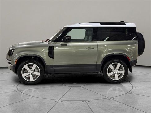 Used 2021 Land Rover Defender 90 First Edition image 4