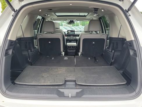 Certified 2025 Honda Pilot Touring image 8