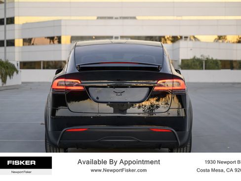 Used 2022 Tesla Model X Plaid image 2