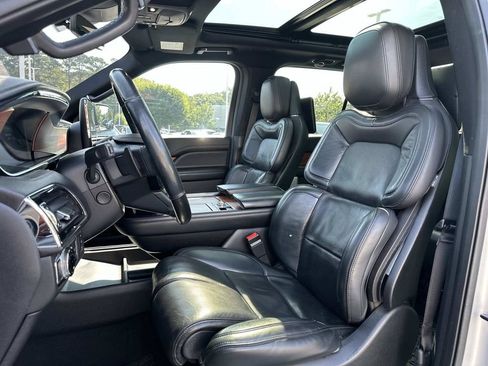 Used 2019 Lincoln Navigator L Reserve AWD/4WD image 28