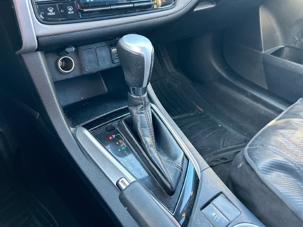 Used 2018 Toyota Corolla LE FWD image 24