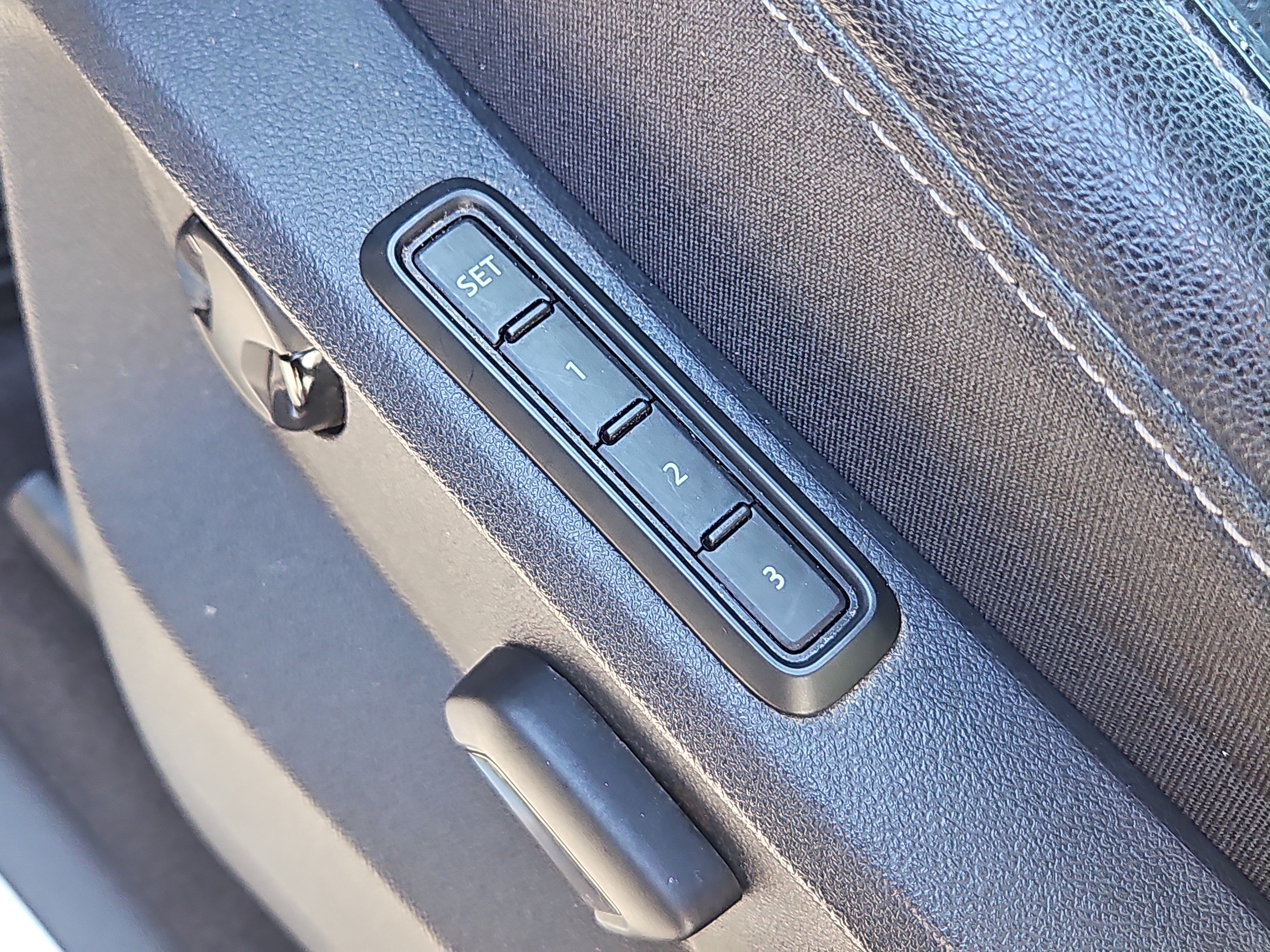 Used 2018 Volkswagen Atlas SEL Premium AWD/4WD image 14
