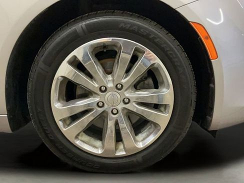 Used 2015 Chrysler 200 Limited w/ Convenience Group image 7