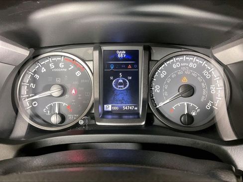 Used 2022 Toyota Tacoma TRD Off-Road w/ TRD Premium Off Road Package image 20