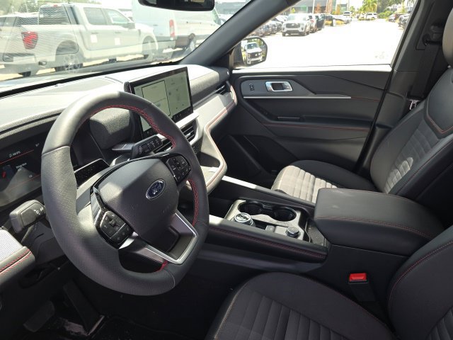 Used 2026 Ford Explorer ST-Line w/ Premium Package RWD image 9