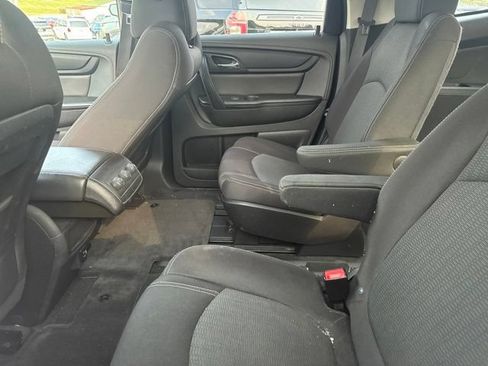 Used 2017 Chevrolet Traverse LT FWD image 19