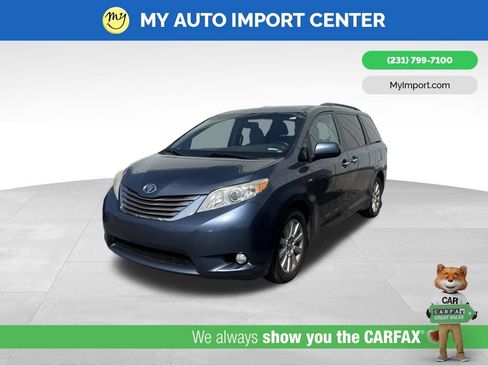 Used 2017 Toyota Sienna XLE Premium AWD/4WD image 3