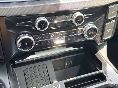 New 2025 Ford F250 Platinum image 25