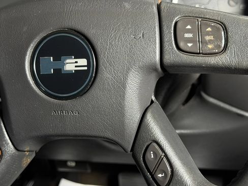 Used 2005 HUMMER H2 w/ Preferred Equipment Group AWD/4WD image 22