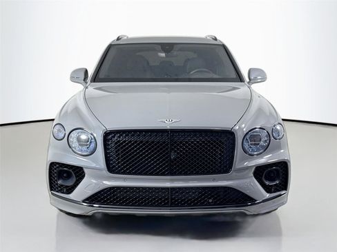 Used 2022 Bentley Bentayga image 11
