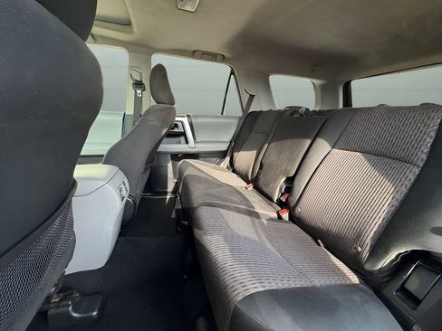 Used 2013 Toyota 4Runner SR5 w/ Convenience Pkg image 16