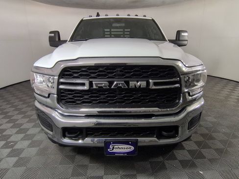 Used 2024 RAM 2500 Tradesman w/ Chrome Appearance Group AWD/4WD image 2