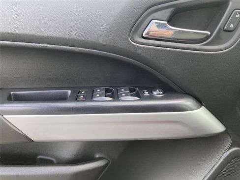 Used 2021 Chevrolet Colorado LT w/ LT Convenience Package image 23