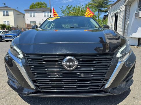 Used 2024 Nissan Altima 2.5 SV FWD image 5