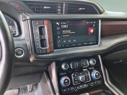 Used 2023 GMC Yukon Denali Ultimate w/ LPO, Floor Liner Package AWD/4WD image 30