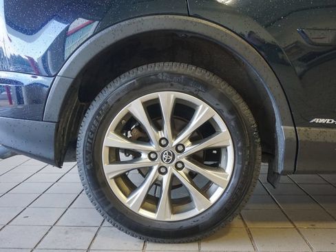 Used 2017 Toyota RAV4 Limited w/ Advanced Technology Package AWD/4WD image 33