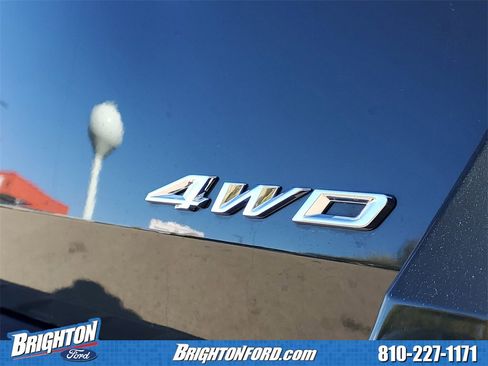 Used 2023 Ford Explorer XLT w/ Equipment Group 202A image 6