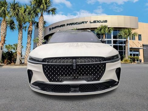Used 2025 Lincoln Nautilus Black Label AWD/4WD image 9