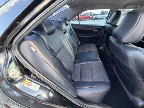 Used 2015 Toyota Camry SE FWD image 6