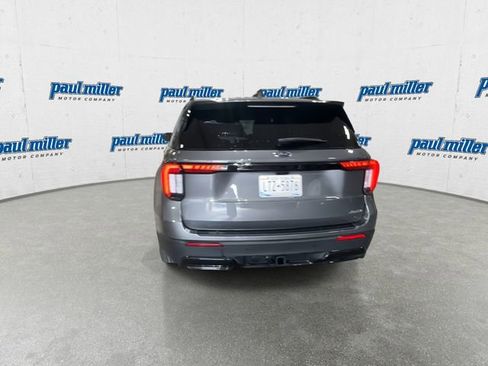 Used 2025 Ford Explorer ST-Line AWD/4WD image 9