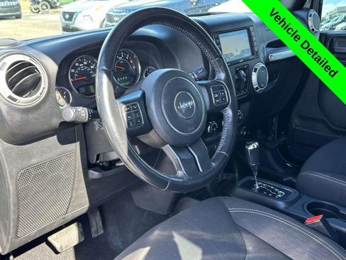 Used 2018 Jeep Wrangler Unlimited Sahara w/ Dual Top Group image 8