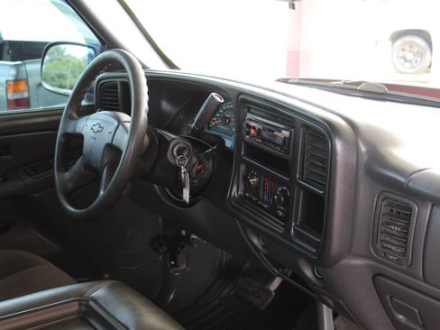 Used 2006 Chevrolet Silverado 1500 LS RWD image 15