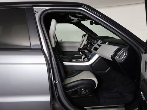 Used 2022 Land Rover Range Rover Sport SVR image 34