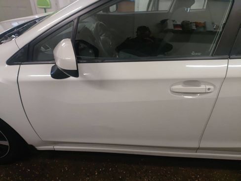 Used 2021 Subaru Impreza 2.0i Premium image 3