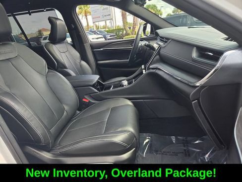Certified 2023 Jeep Grand Cherokee Overland w/ Adv Protech Group III AWD/4WD image 17