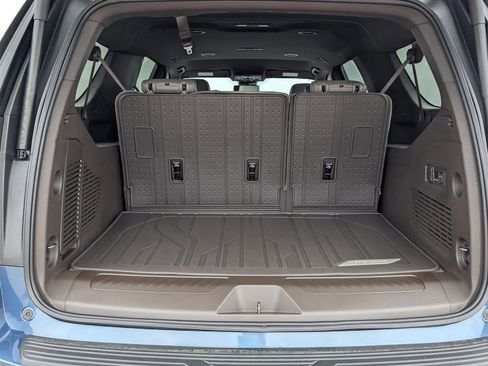 New 2026 Chevrolet Suburban LT w/ Comfort Package image 24