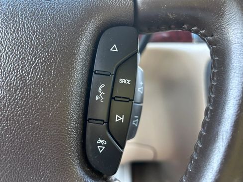 Used 2011 Buick Lucerne CX FWD image 36