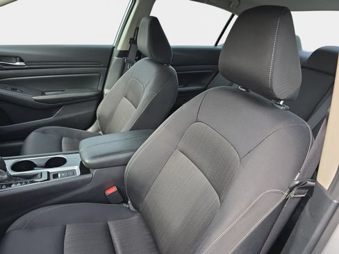 Used 2024 Nissan Altima 2.5 SV AWD/4WD image 10