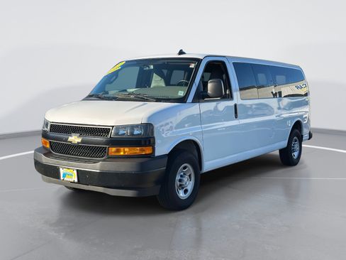 Used 2023 Chevrolet Express 3500 LS image 3