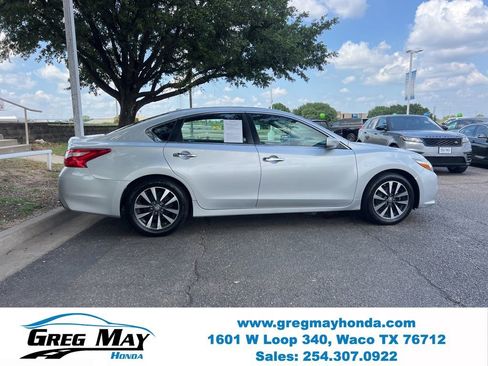 Used 2017 Nissan Altima 2.5 SV FWD image 8
