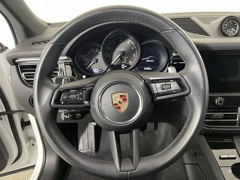 Used 2023 Porsche Macan image 12