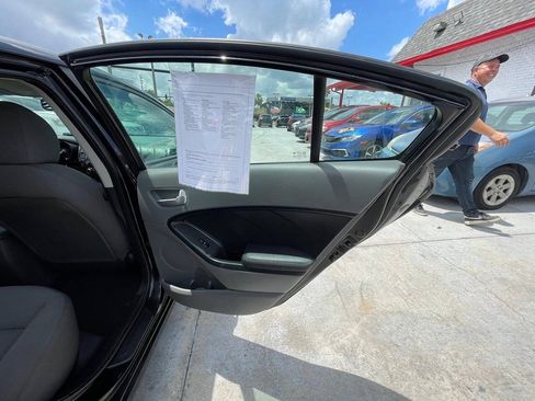 Used 2017 Kia Forte LX FWD image 8