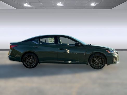 New 2025 Nissan Altima 2.5 SR image 7