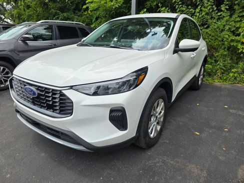 Used 2023 Ford Escape Active w/ Tech Pack #2 image 3