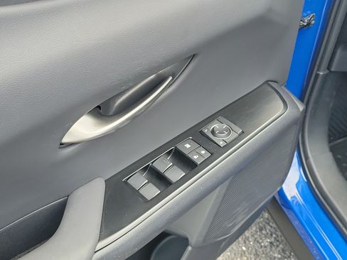Used 2022 Lexus UX 200 w/ Accessory Package (Z2) FWD image 21