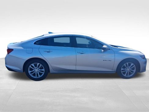 Used 2017 Chevrolet Malibu LT image 8