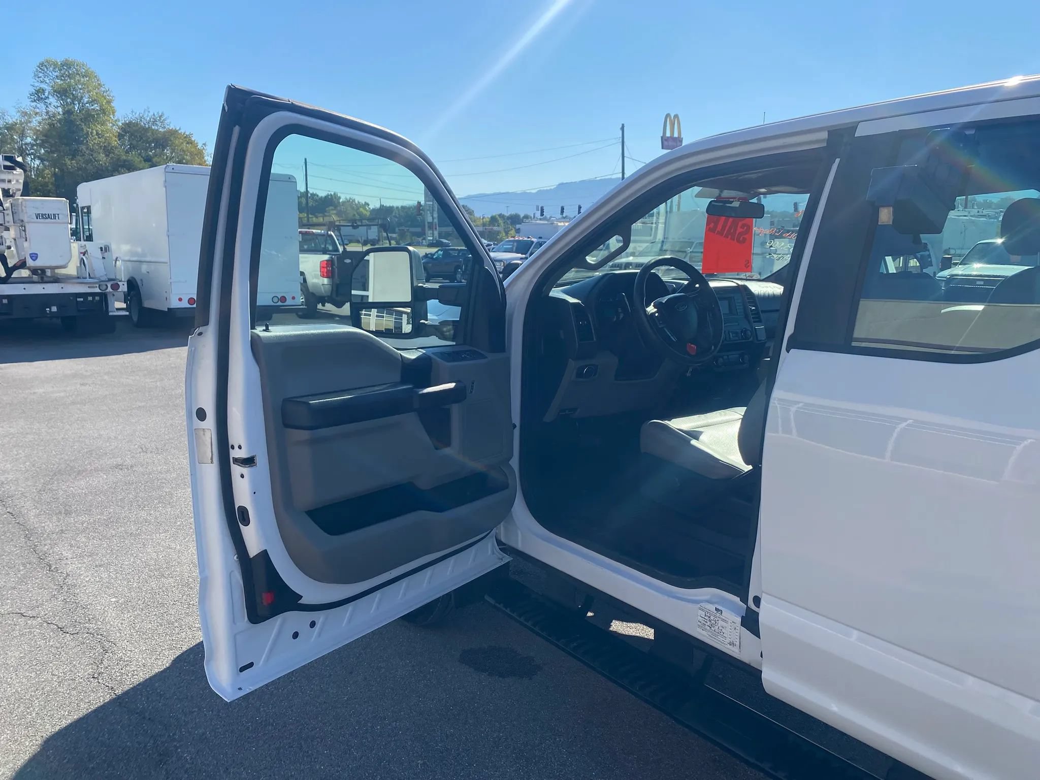 Used 2017 Ford F250 XL w/ Power Equipment Group AWD/4WD image 8