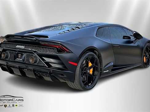 Used 2020 Lamborghini Huracan EVO image 12