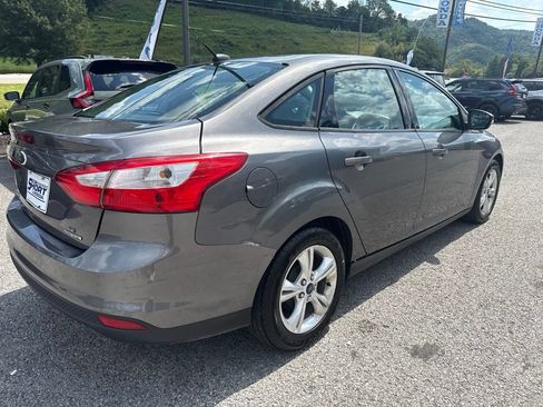 Used 2013 Ford Focus SE FWD image 6