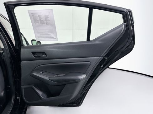 Used 2025 Nissan Altima 2.5 SV image 28