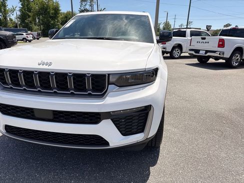 New 2026 Jeep Grand Cherokee Limited RWD image 10