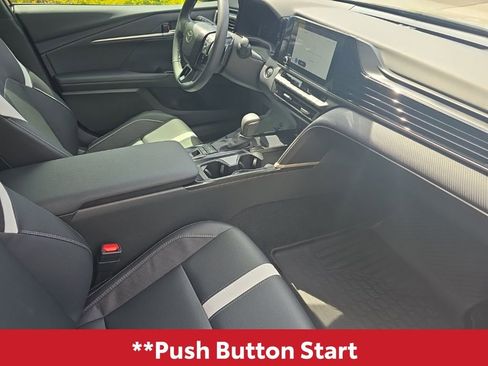 Used 2026 Toyota Camry SE FWD image 15
